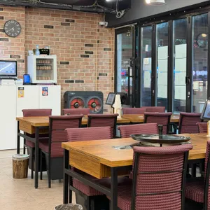 대판 솥뚜껑김치삼겹살 대표 사진