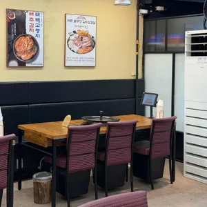 대판 솥뚜껑김치삼겹살 대표 사진