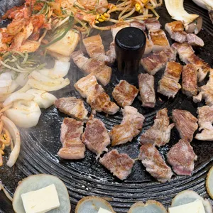 대판 솥뚜껑김치삼겹살 사진