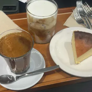 버드 바이 버드 대표 사진