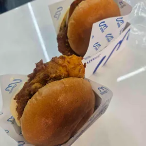 움버거앤윙스 대표 사진