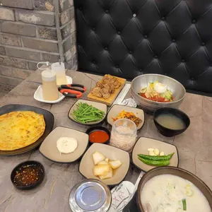 더진국 돼지국밥 냉면 사진