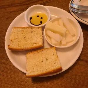 피콜로 대표 사진