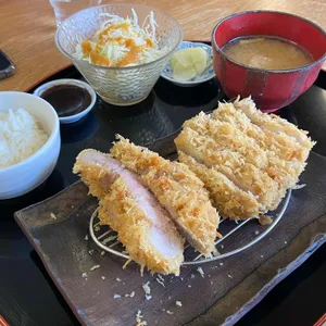 우츠 대표 사진