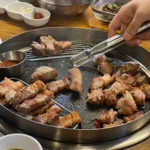 고기굽는남자 사진 1