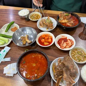 소문난 성수 감자탕 대표 사진