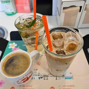 온 더 선셋 대표 사진