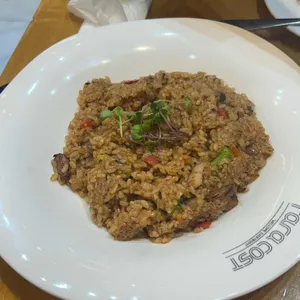 라라코스트 대표 사진