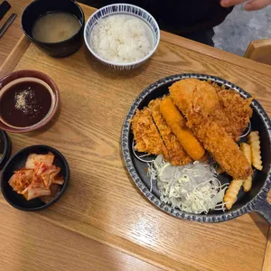 요시카츠 대표 사진