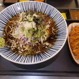 하즈벤 대표 사진