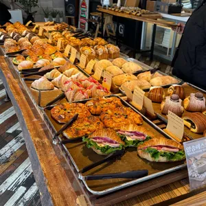 레이지모닝 대표 사진