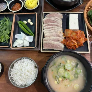 맛난돼지국밥 사진