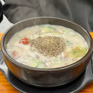 청년감자탕순대국 대표 사진