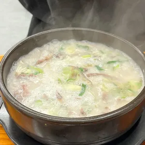 청년감자탕순대국 대표 사진