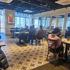 애슐리퀸즈 대표 사진