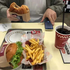 크레딧버거 대표 사진