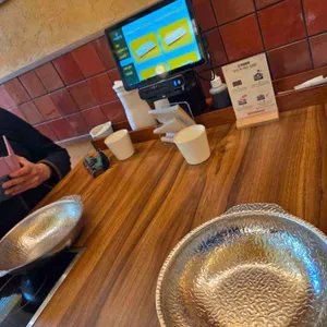 샤브토랑 대표 사진