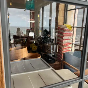 어나더블루 대표 사진