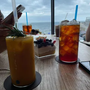 어나더블루 사진