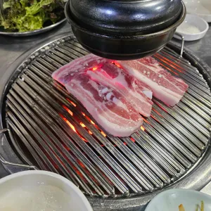 연탄불 생고기 사진 1