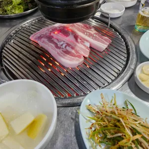 연탄불 생고기 대표 사진