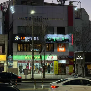 전기줄 위의 참새 대표 사진