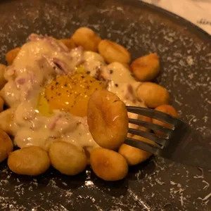 디껨 대표 사진