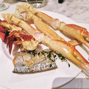 랜딩 다이닝 대표 사진