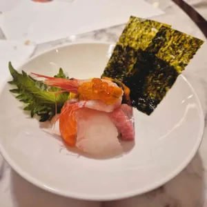 랜딩 다이닝 대표 사진