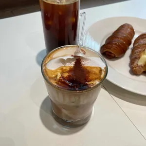 오퍼 카페 대표 사진