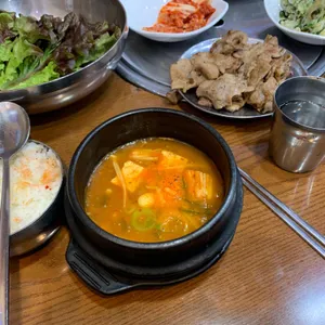 별내 연탄불돼지불백 앗싸포차 사진 1