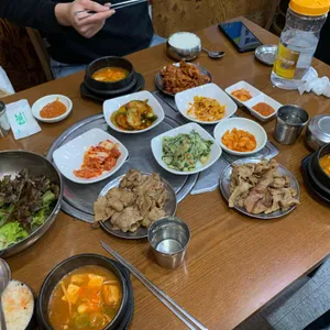 별내 연탄불돼지불백 앗싸포차 대표 사진