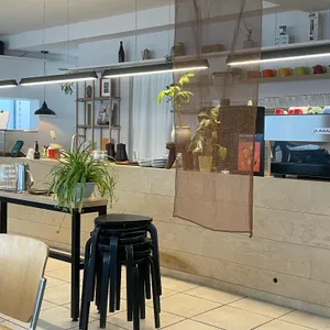 부쉬 대표 사진