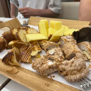 악토버나인 대표 사진