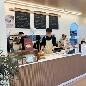 악토버나인 대표 사진