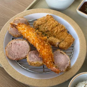 정성카츠 대표 사진