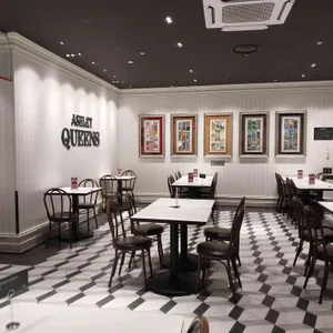 애슐리퀸즈 대표 사진