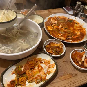 오모리 생바지락 손칼국수 대표 사진