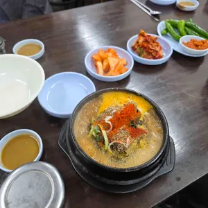 일등뼈다귀해장국감자탕 대표 사진