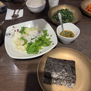 매화곤드레밥 대표 사진