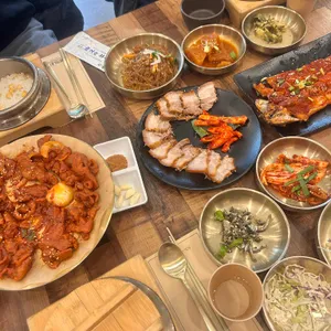 고마나루 돌쌈밥 사진