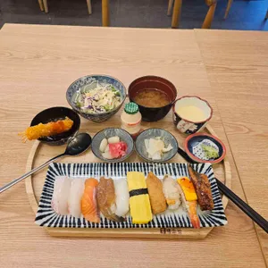 백초밥 대표 사진