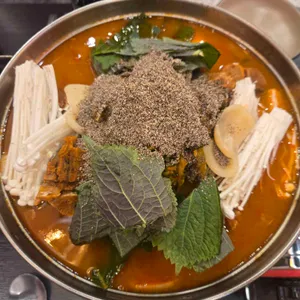 숯불뼈구이 핫뼈감자탕 대표 사진