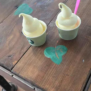 게으른악어 대표 사진