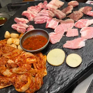 석암생소금구이 사진 1