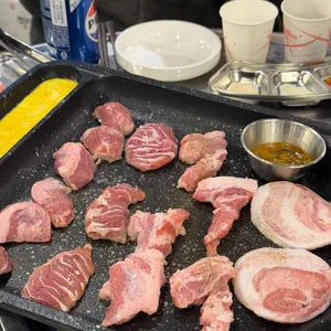 뒷돈거래소 사진