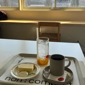 논 콤팩트 사진 1