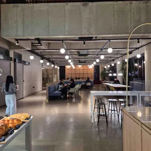 에이커 대표 사진