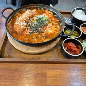 돈카미 대표 사진