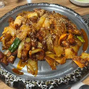 통돼지 두루치기 & 김치찌개 전문점 사진 1